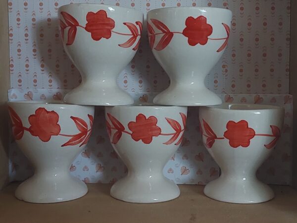 5 eierdoppen aardewerk