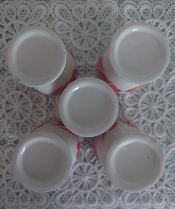 5 eierdoppen aardewerk