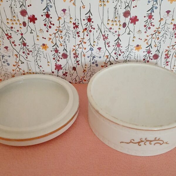 Dekseldoos porselein