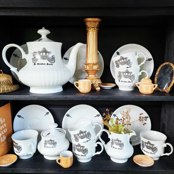 Servies gouden koets