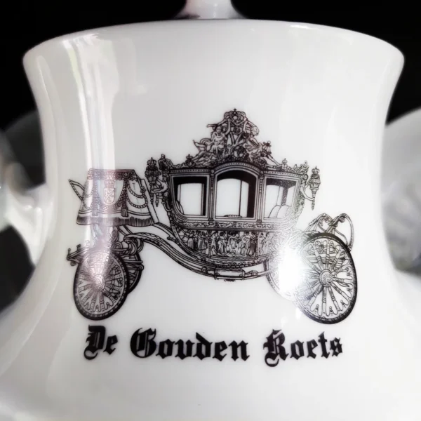 Servies gouden koets