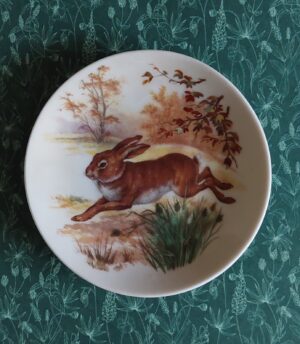 Klein schaaltje met haasdecoratie