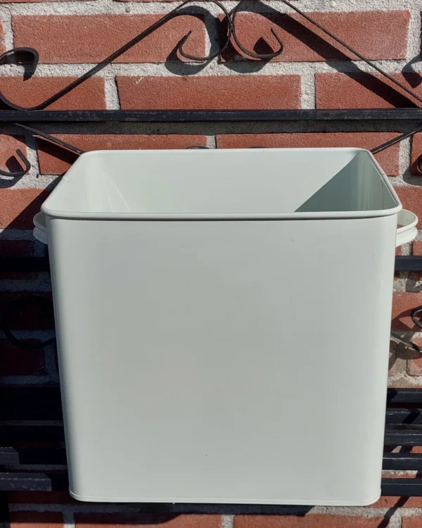 Grote emaille broodkist