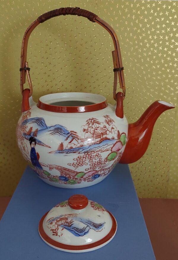 Japans theeservies Kutani