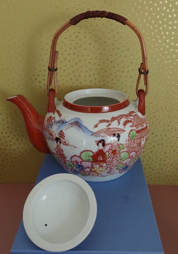 Japans theeservies Kutani