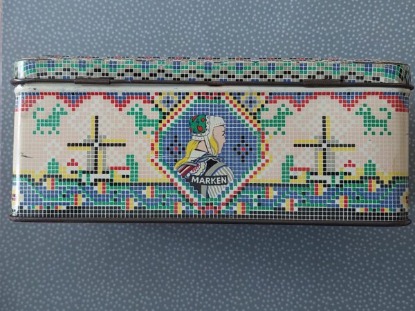 Blikken trommel klederdracht