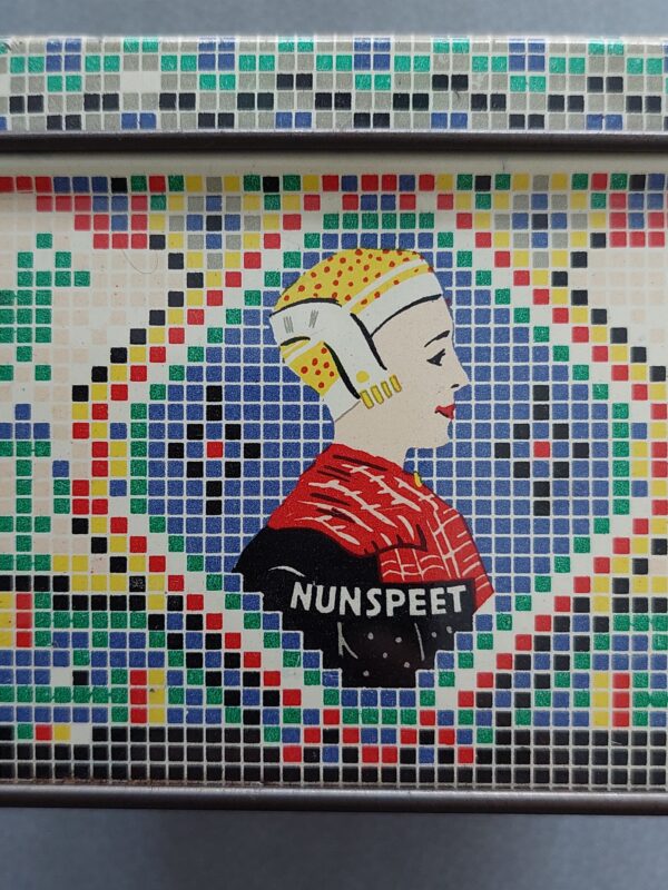 Blikken trommel klederdracht