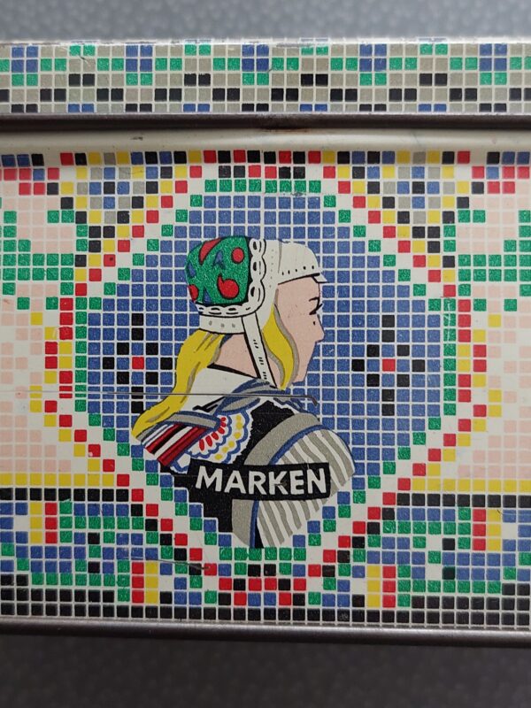 Blikken trommel klederdracht