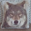 Klein sierkussen wolfdecoratie