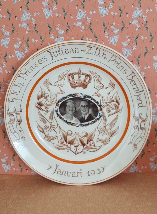 Wandbord Bernhard & Juliana