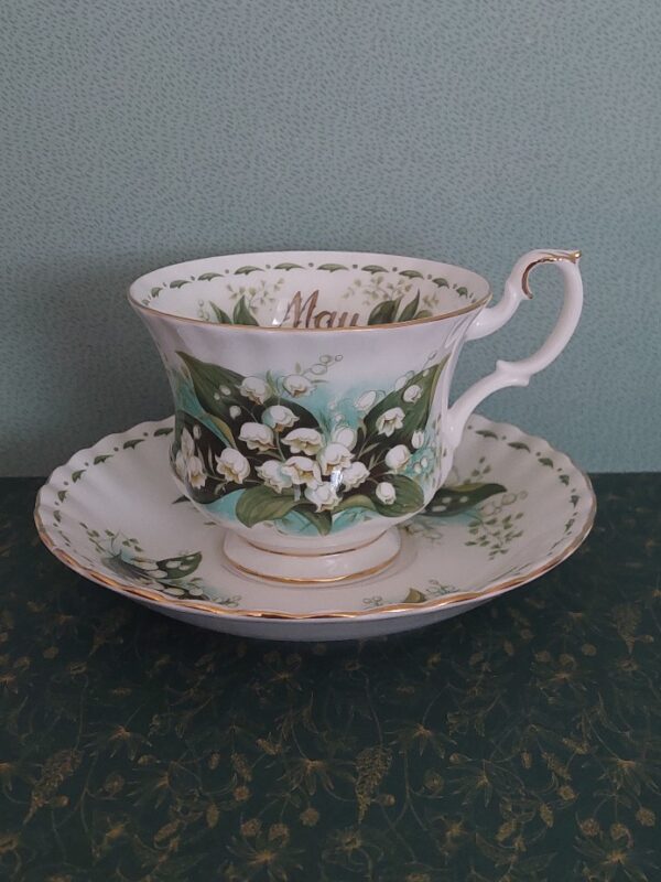 Royal Albert ontbijtset Flower of the month May