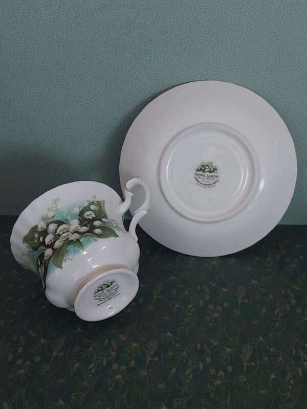 Royal Albert ontbijtset Flower of the month May