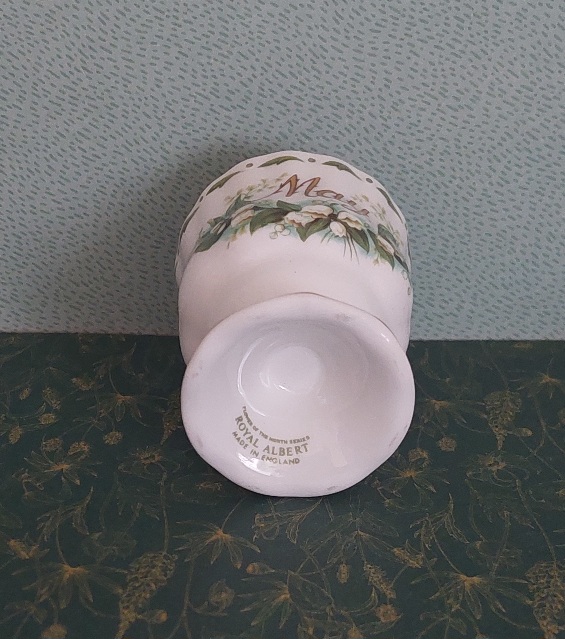 Royal Albert ontbijtset Flower of the month May