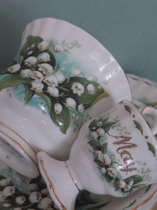 Royal Albert ontbijtset Flower of the month May