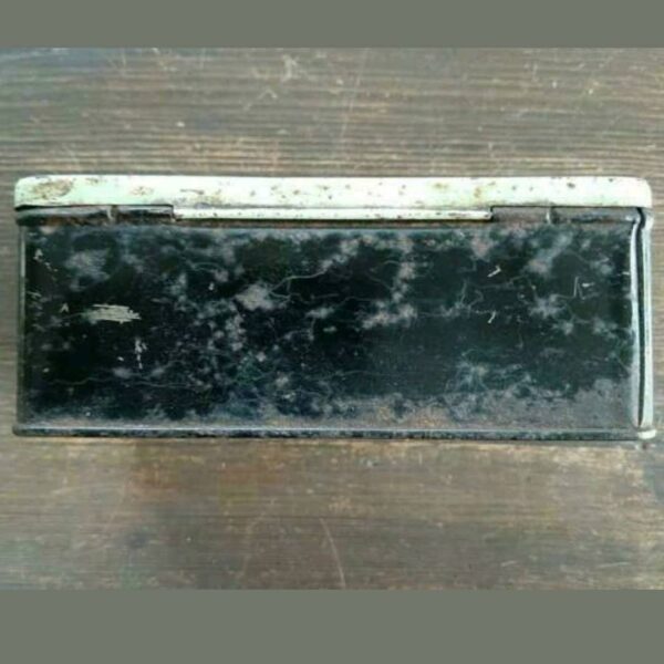 Antiek industrieel blikje