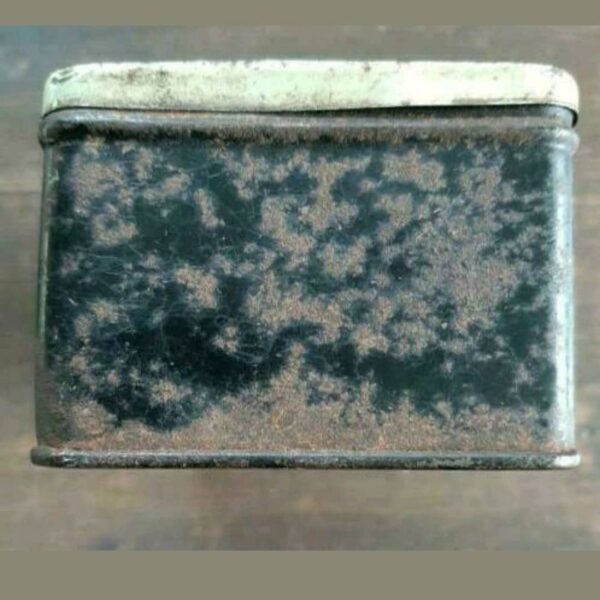 Antiek industrieel blikje