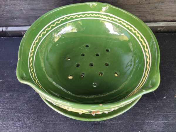 Hongaarse fruittest aardewerk