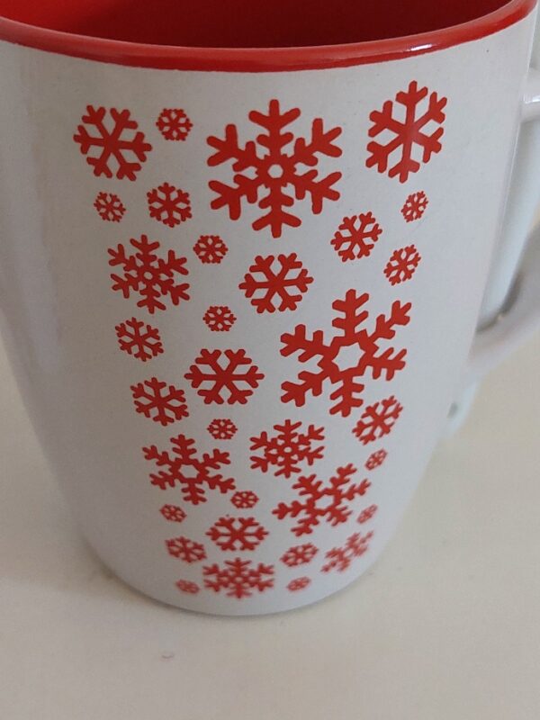 2 Bekers rode sneeuwvlokjes