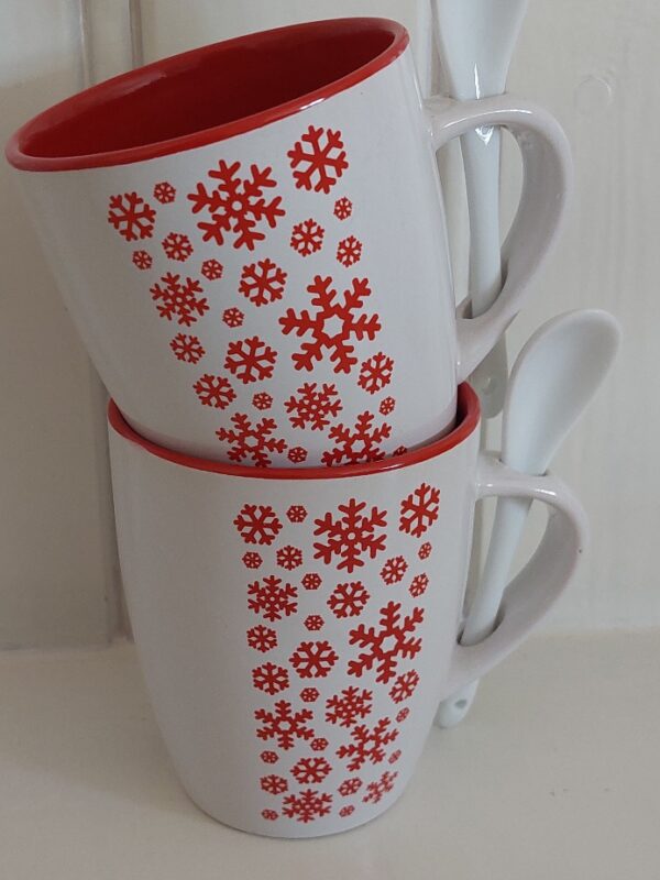 2 Bekers rode sneeuwvlokjes