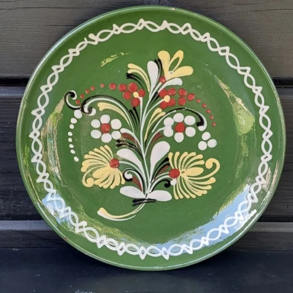 Hongaarse fruittest aardewerk