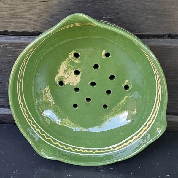 Hongaarse fruittest aardewerk