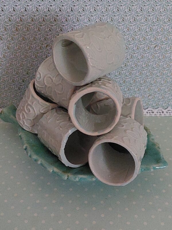 Set 8 Vintage Servetringen Keramiek