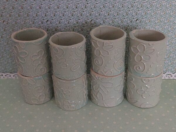 Set 8 Vintage Servetringen Keramiek