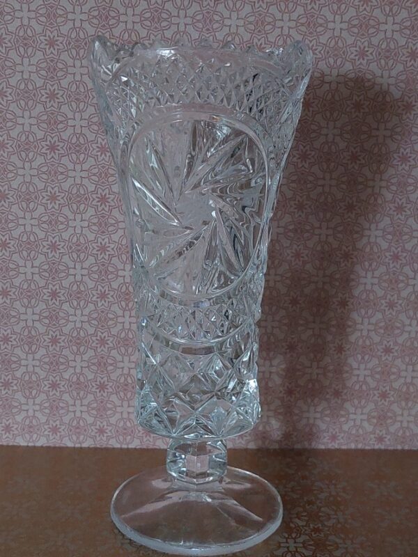 Vintage vaasje, geslepen glas