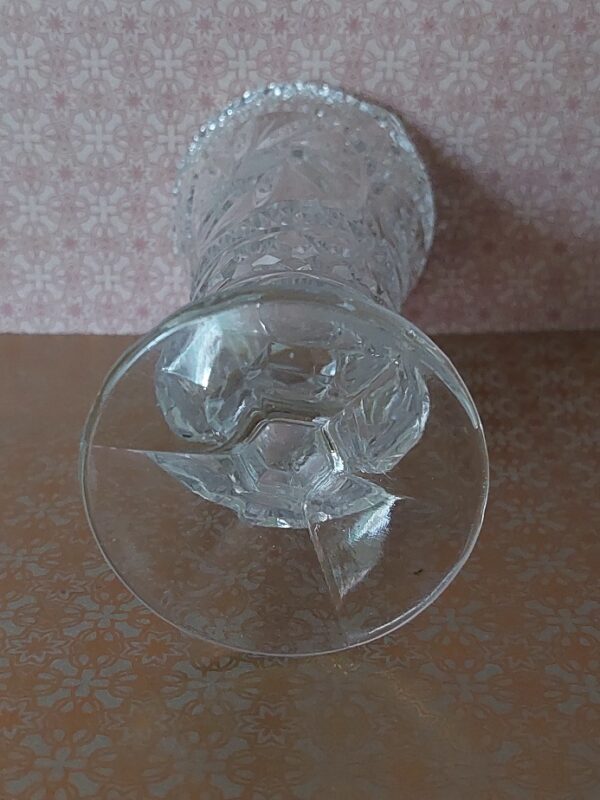 Vintage vaasje, geslepen glas