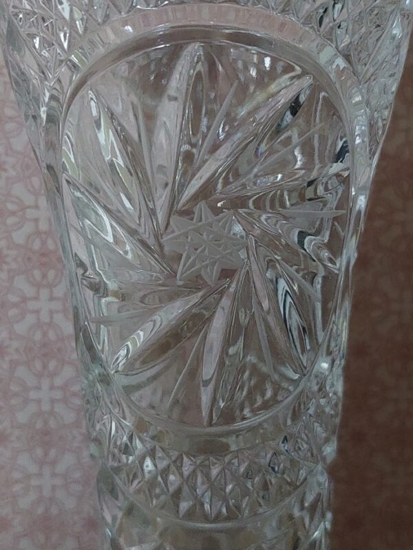 Vintage vaasje, geslepen glas