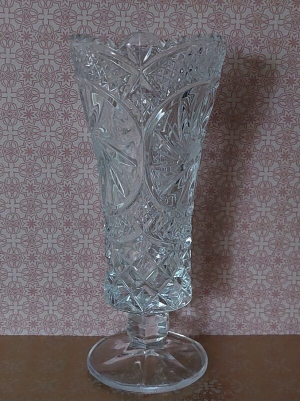 Vintage vaasje, geslepen glas