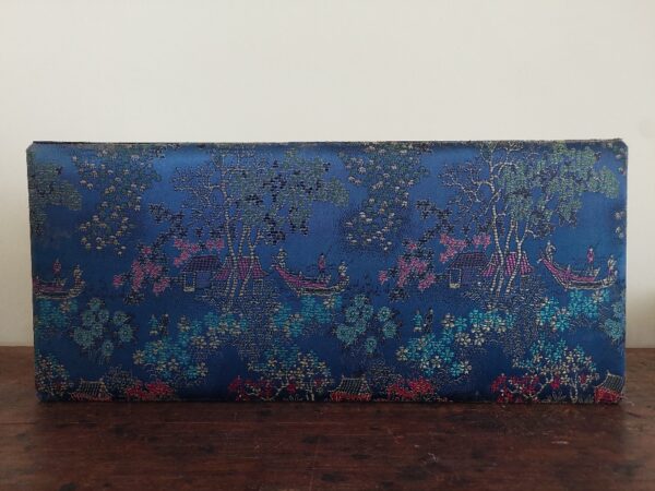 1 Chinese Stoffen Dekseldoos