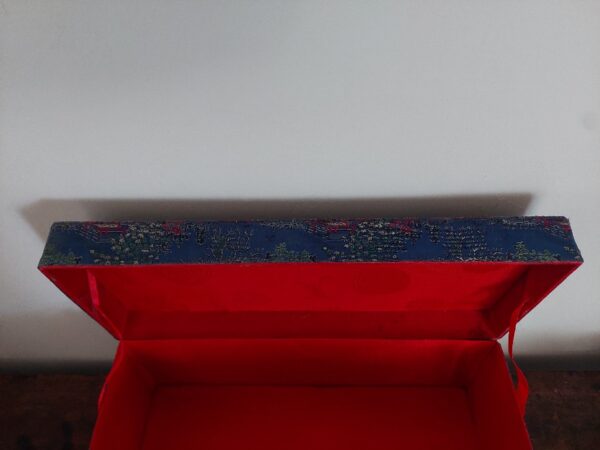 1 Chinese Stoffen Dekseldoos