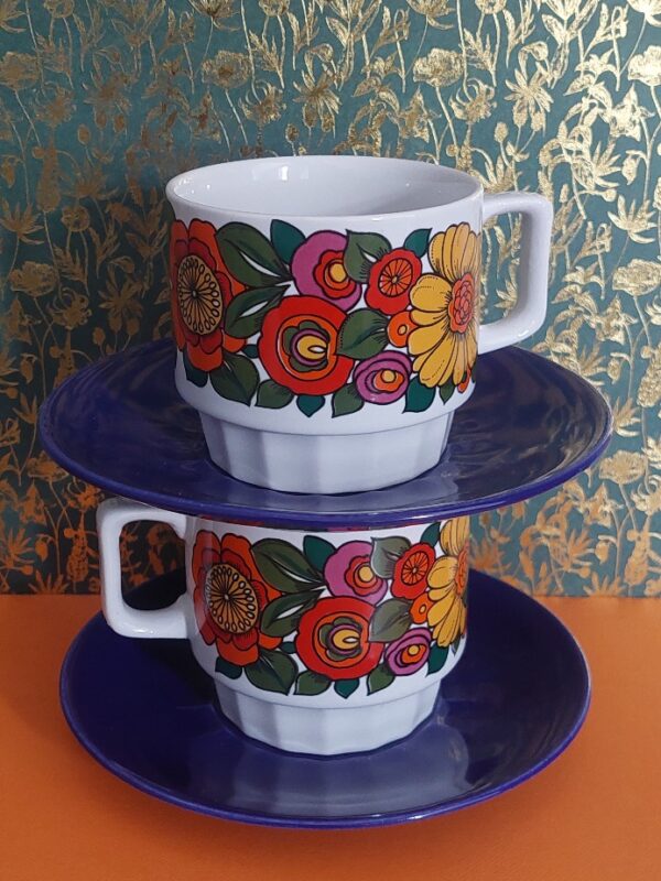 2  Retro kopjes en schotels Italië