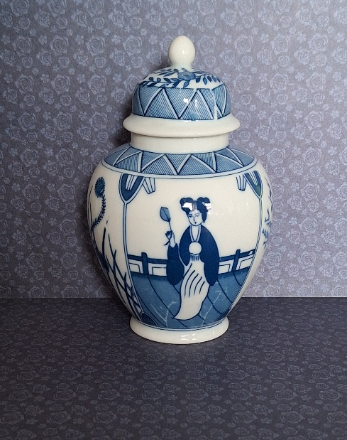 1 Chinese dekselpot Lange Lijs