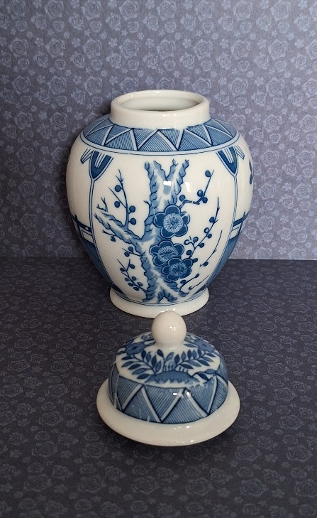 1 Chinese dekselpot Lange Lijs