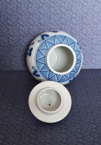 1 Chinese dekselpot Lange Lijs