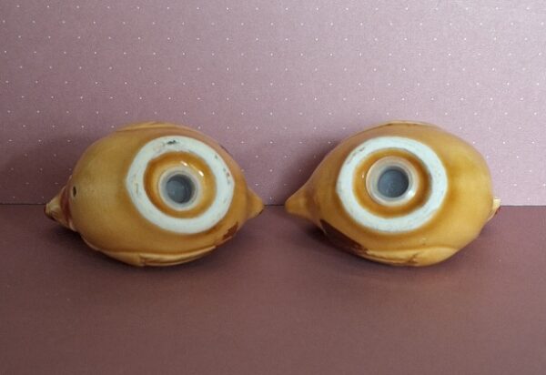 Retro Eierschaal Met Peper En Zoutstel