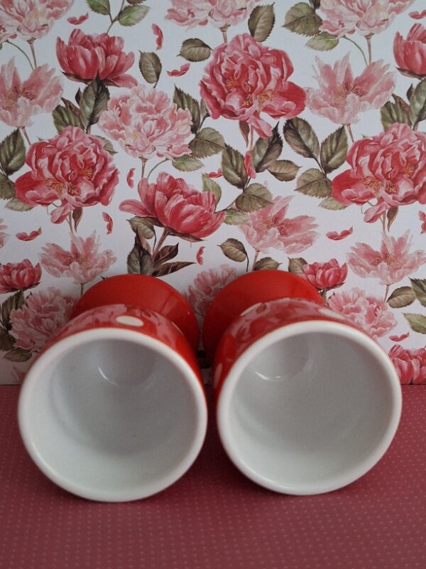 Set 2 Eierdopjes Rood Met Witte Stippen