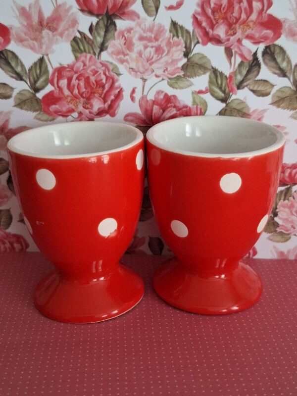 Set 2 Eierdopjes Rood Met Witte Stippen