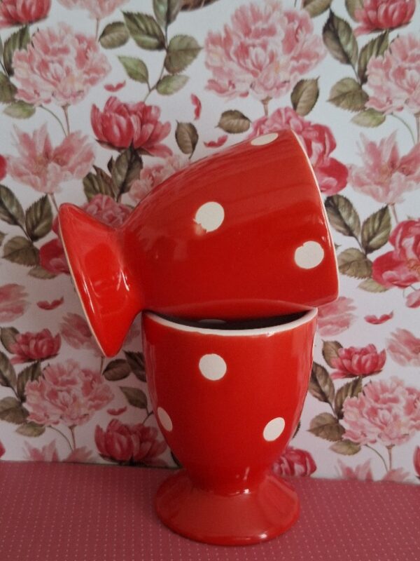 Set 2 Eierdopjes Rood Met Witte Stippen