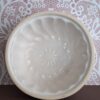 Oude Ronde Puddingvorm Roomwit