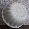 Oude Ronde Puddingvorm Roomwit