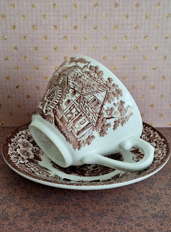 Kop En Schotel Transferware Churchill England