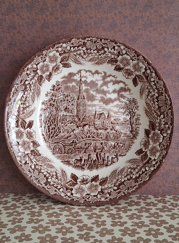 Saladebord Transferware Churchill England Bruin